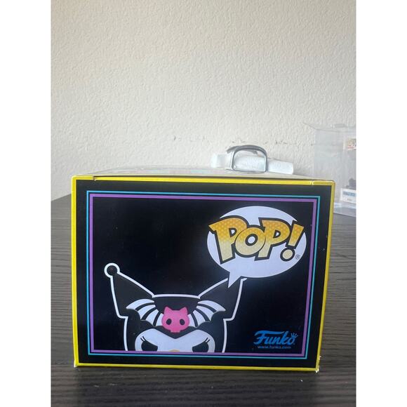 VAULTED BLACKLIGHT EXCLUSIVE Kuromi Funko Pop #71 Hello Kitty Sanrio Hot Topic - Picture 5 of 6